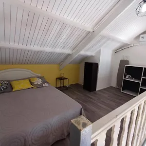 9 Lyly Location F3 Mezzanine Sainte-Anne